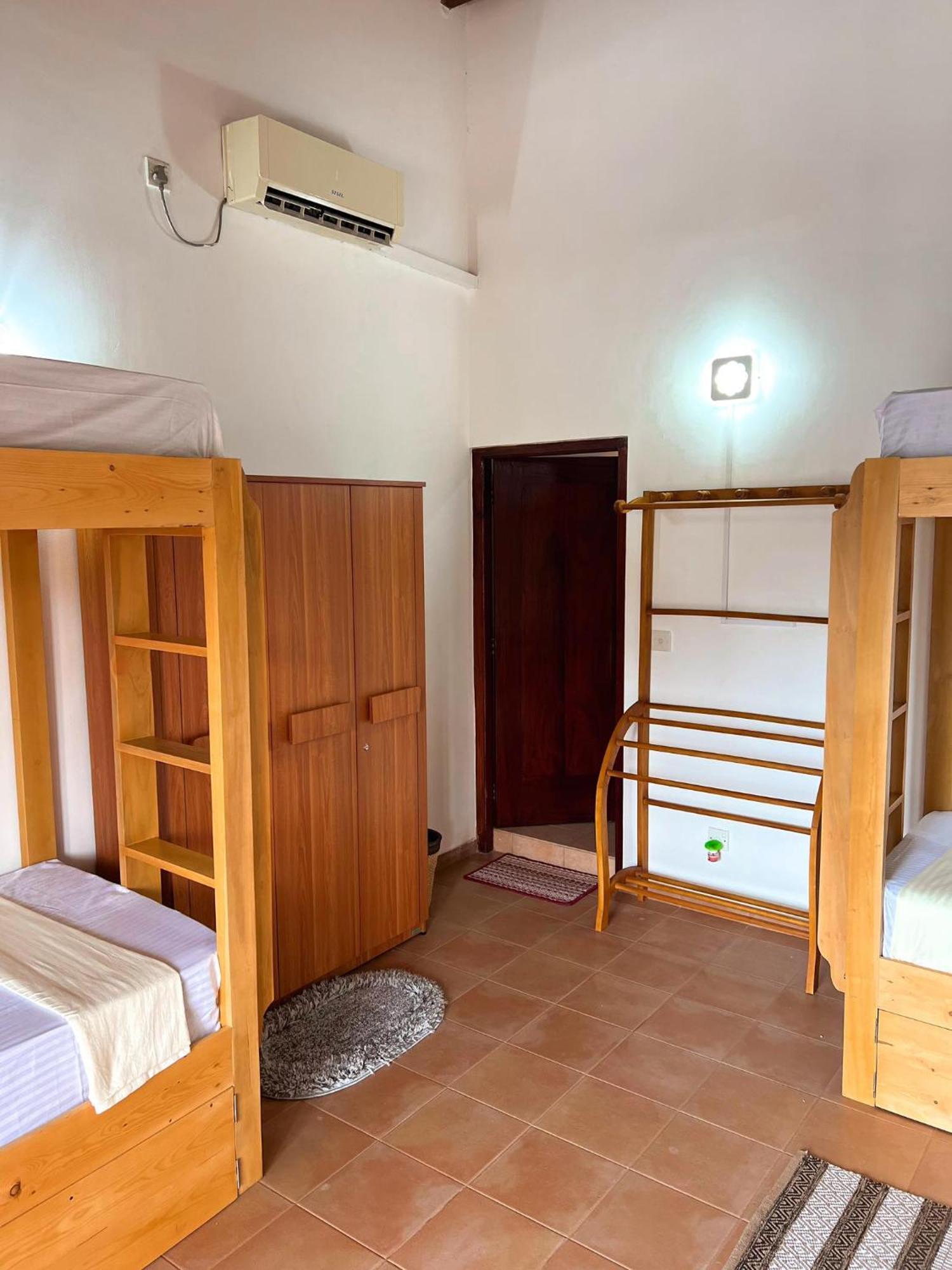 Hummus Hostel Hikkaduwa Exterior foto